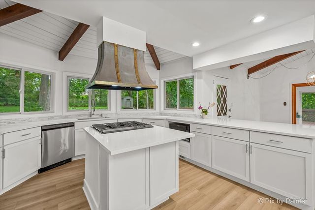 109 Wood Drive, Algonquin, IL 60102