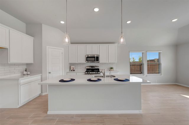 725 Grand Dale Drive, Lavon, TX 75166