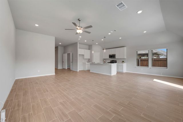 725 Grand Dale Drive, Lavon, TX 75166