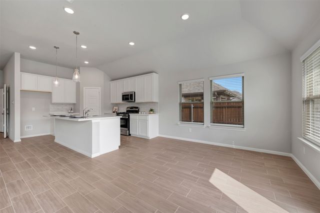 725 Grand Dale Drive, Lavon, TX 75166