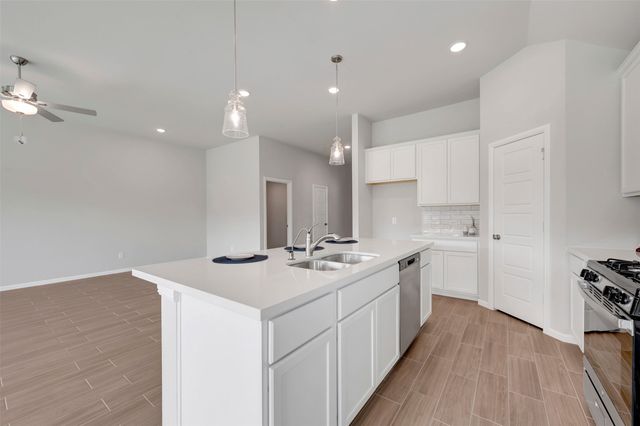 725 Grand Dale Drive, Lavon, TX 75166