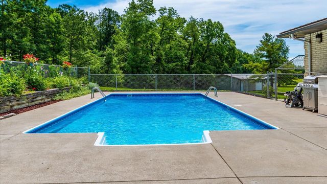 255 Briarwood Drive, Newark, OH 43055