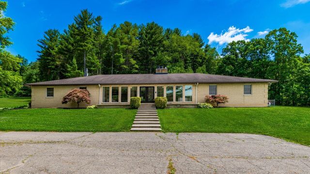 255 Briarwood Drive, Newark, OH 43055