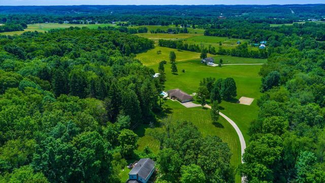 255 Briarwood Drive, Newark, OH 43055