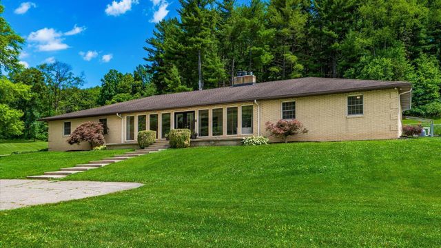 255 Briarwood Drive, Newark, OH 43055
