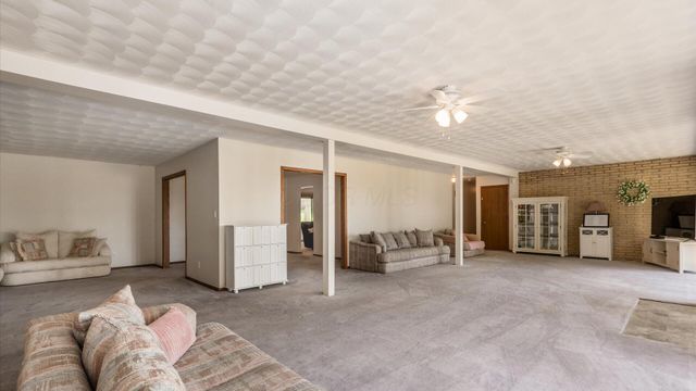 255 Briarwood Drive, Newark, OH 43055