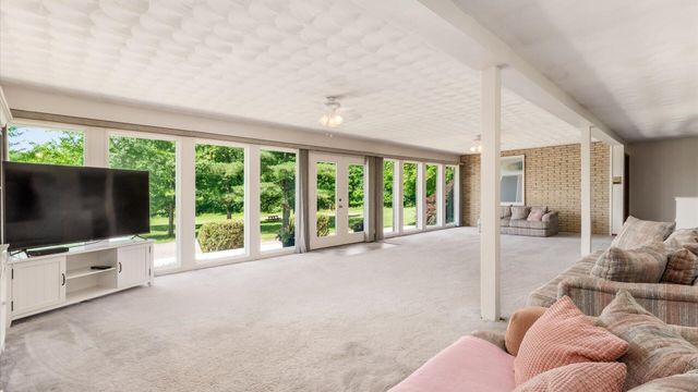 255 Briarwood Drive, Newark, OH 43055