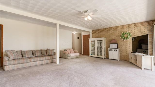 255 Briarwood Drive, Newark, OH 43055