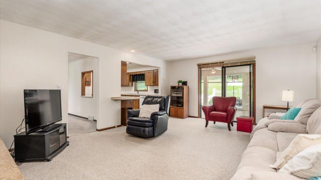 255 Briarwood Drive, Newark, OH 43055