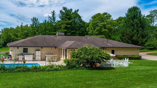 255 Briarwood Drive, Newark, OH 43055