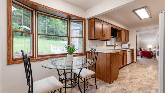255 Briarwood Drive, Newark, OH 43055