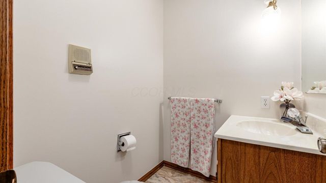 255 Briarwood Drive, Newark, OH 43055