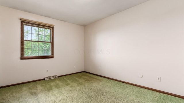 255 Briarwood Drive, Newark, OH 43055