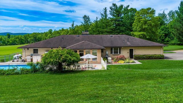 255 Briarwood Drive, Newark, OH 43055