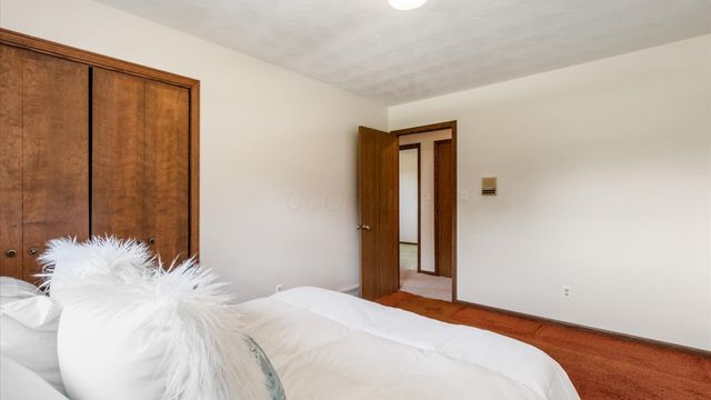 255 Briarwood Drive, Newark, OH 43055
