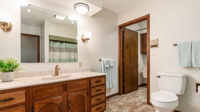 255 Briarwood Drive, Newark, OH 43055