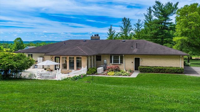 255 Briarwood Drive, Newark, OH 43055