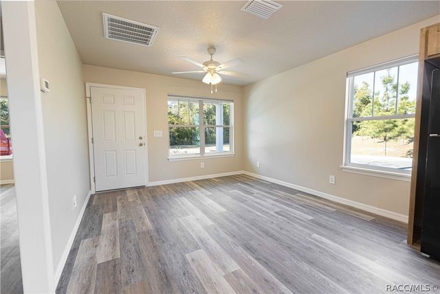 1342 Cottage Circle, Tavares, FL 32778
