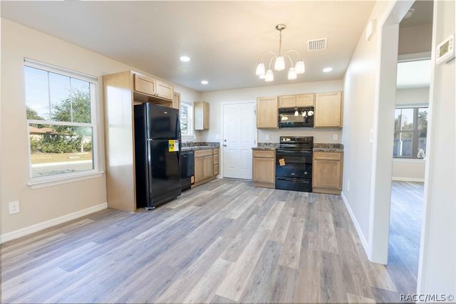 1342 Cottage Circle, Tavares, FL 32778