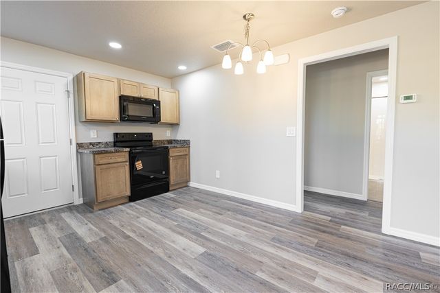 1342 Cottage Circle, Tavares, FL 32778