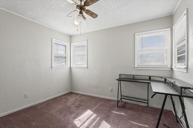 1507 Avenue E, Levelland, TX 79336