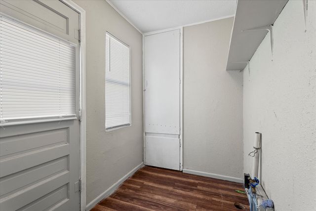 1507 Avenue E, Levelland, TX 79336