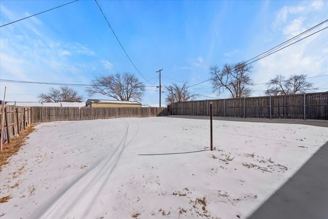 1507 Avenue E, Levelland, TX 79336