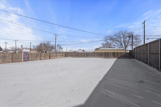 1507 Avenue E, Levelland, TX 79336