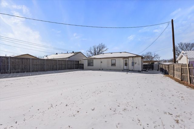 1507 Avenue E, Levelland, TX 79336