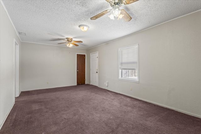 1507 Avenue E, Levelland, TX 79336