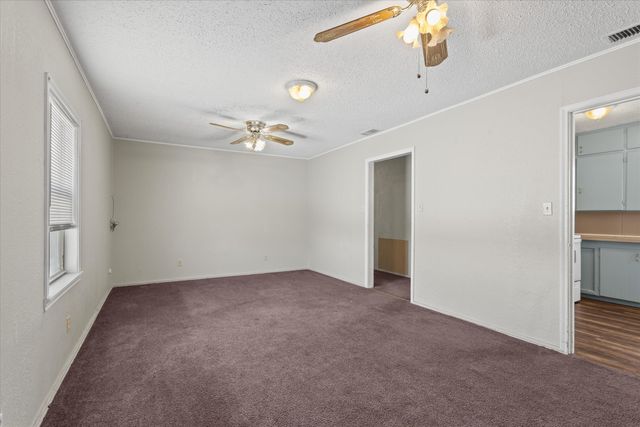 1507 Avenue E, Levelland, TX 79336