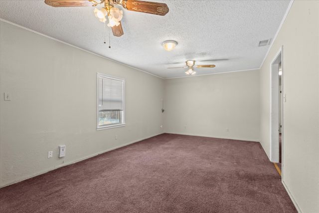 1507 Avenue E, Levelland, TX 79336