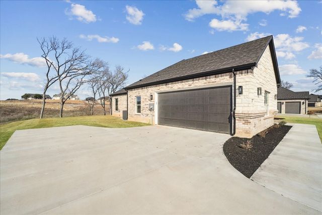 340 Slimp Bluff, Azle, TX 76020