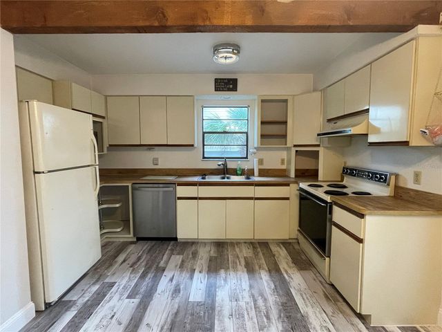 60 BEACHCOMBER LANE B, Englewood, FL 34223