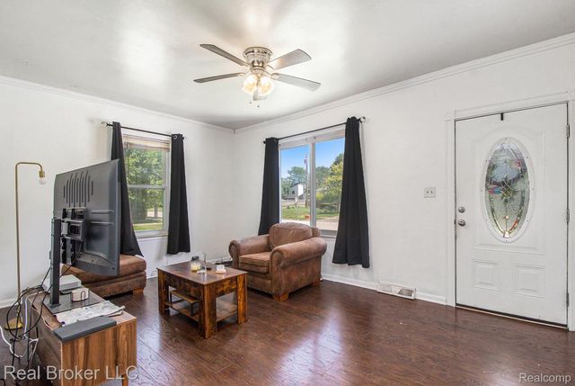 28775 Glasgow Street, Southfield, MI 48076