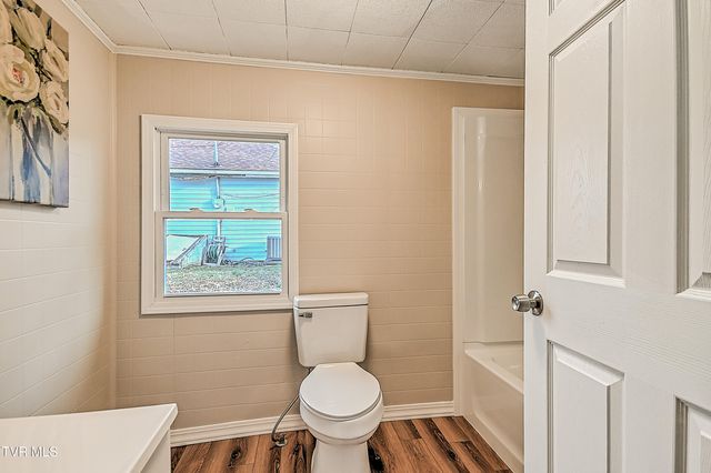 918 South Cedar Avenue, Elizabethton, TN 37643