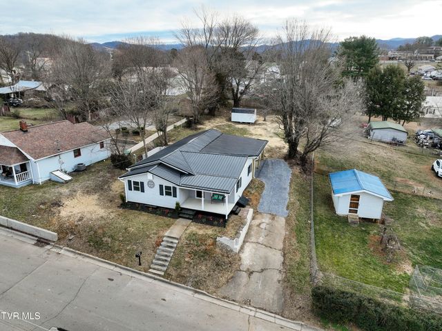 918 South Cedar Avenue, Elizabethton, TN 37643