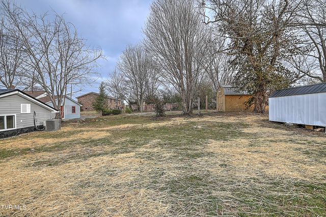 918 South Cedar Avenue, Elizabethton, TN 37643