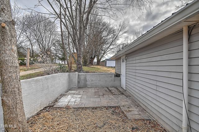 918 South Cedar Avenue, Elizabethton, TN 37643