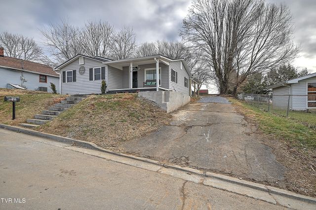 918 South Cedar Avenue, Elizabethton, TN 37643