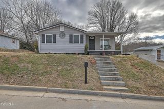 918 South Cedar Avenue, Elizabethton, TN 37643