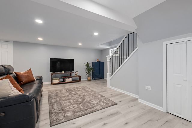 10831 S Longwood Drive, Chicago, IL 60643
