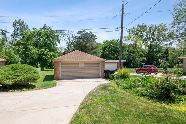 10831 S Longwood Drive, Chicago, IL 60643