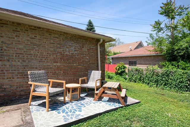 10831 S Longwood Drive, Chicago, IL 60643