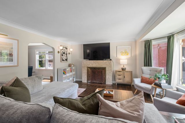 10831 S Longwood Drive, Chicago, IL 60643