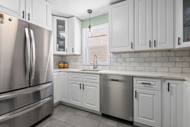 10831 S Longwood Drive, Chicago, IL 60643