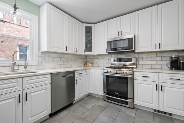10831 S Longwood Drive, Chicago, IL 60643
