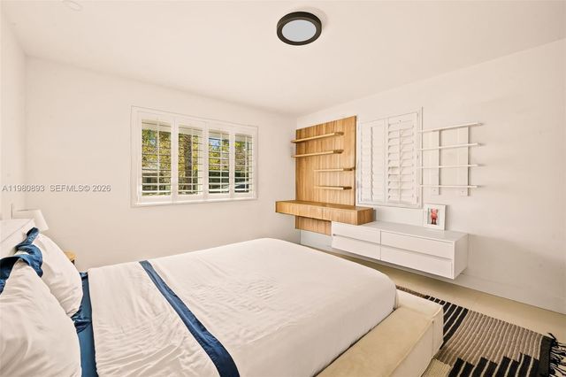 865 W 47th St, Miami Beach, FL 33140