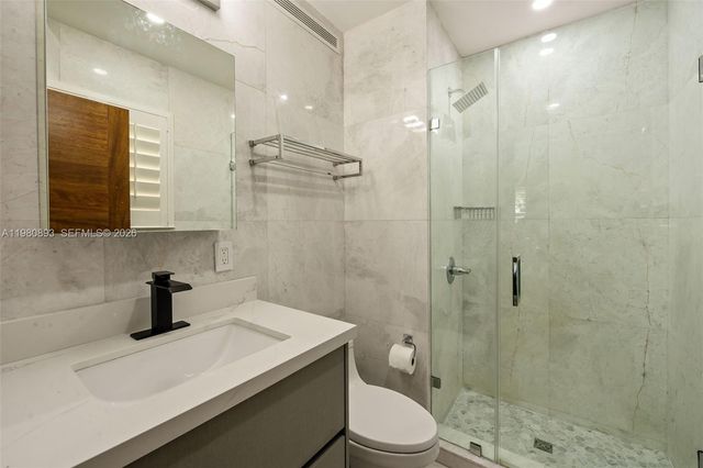 865 W 47th St, Miami Beach, FL 33140