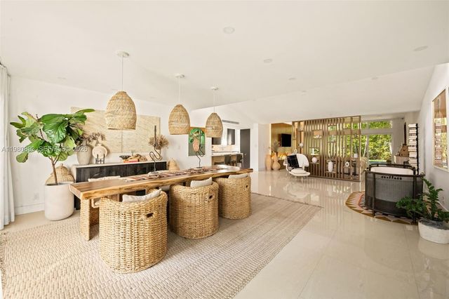 865 W 47th St, Miami Beach, FL 33140